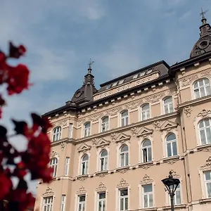 https://modern-art-hotel.hotelslviv.net